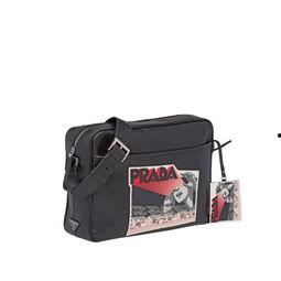 国产邮差包包直播视频,直播带你领略时尚潮流